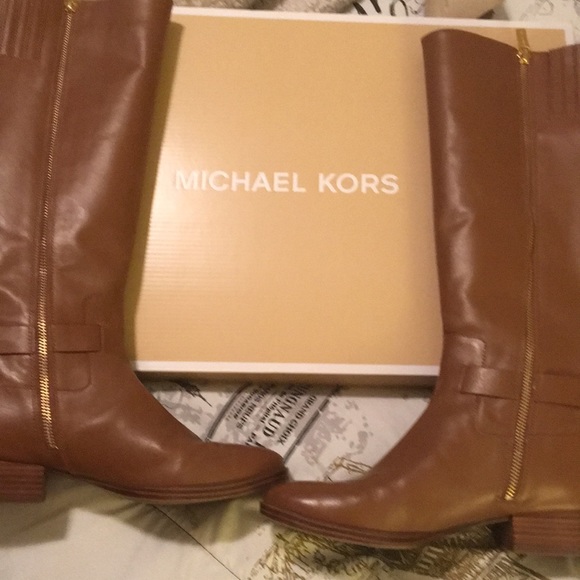 NWOT Michael Kors women’s boots! - Picture 5 of 8